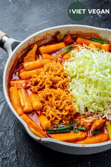 Vegan Rabokki (Tteokbokki with Ramyun)- Spicy Korean Rice Cake - The Viet Vegan