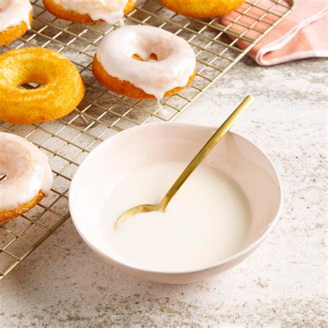 Quick Vanilla Glaze Recipe: How to Make It