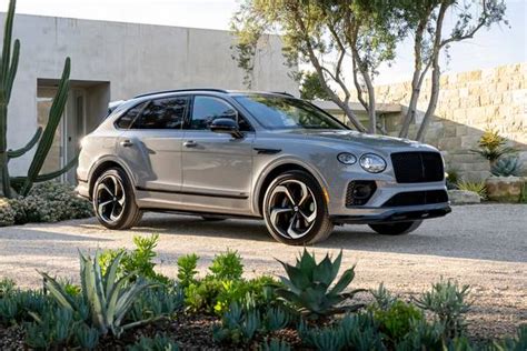 Used 2022 Bentley Bentayga MPG & Gas Mileage Data | Edmunds