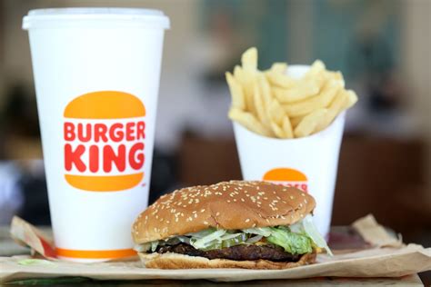 Burger King hit with lawsuit alleging its Whoppers are too small - The Washington Post