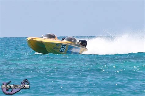 Photos: Powerboat Racing At Ferry Reach - Bernews