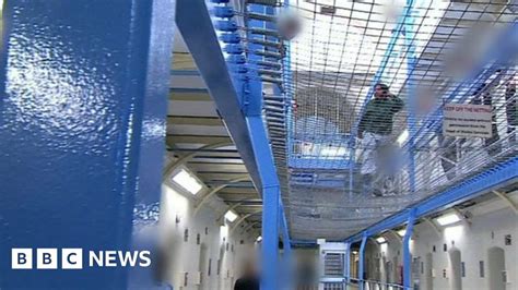 BBC exclusive: A look inside Wandsworth prison - BBC News