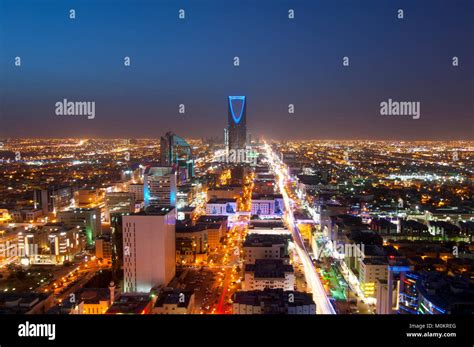 Riyadh skyline hi-res stock photography and images - Alamy