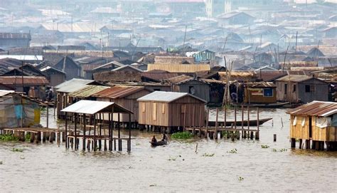 Makoko, a Floating Slum in Nigeria | Amusing Planet