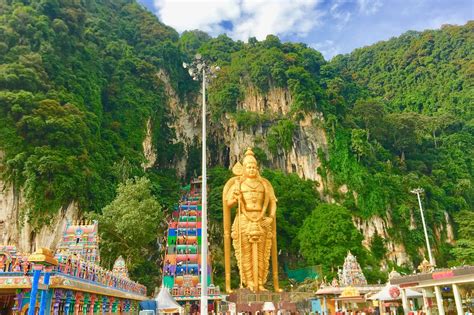 Batu Caves, Kuala Lumpur – Malaysia’s Top Tourist Attraction | Veena World