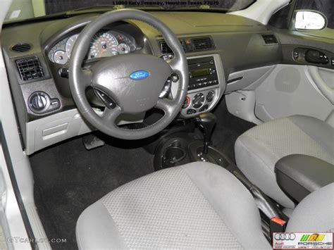 Dark Flint/Light Flint Interior 2006 Ford Focus ZX3 SES Hatchback Photo #52484690 | GTCarLot.com