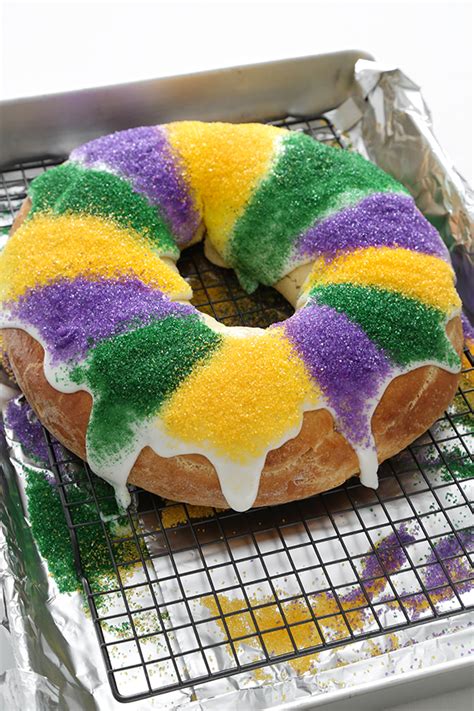 Mardi Gras King Cake | Sprinkle Bakes