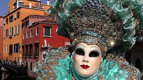 Masquerade masks, costumes highlight of 2019 Venice Carnival - CGTN