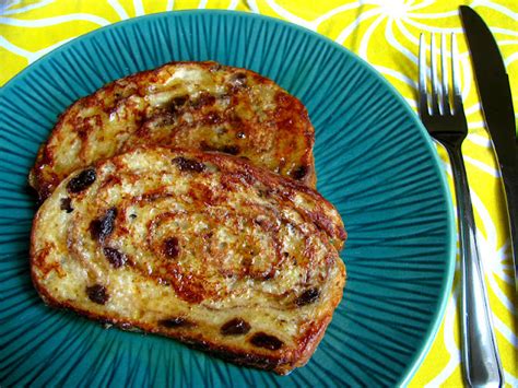 Saucy Jocey's Kitchen: Cinnamon Raisin Bread French Toast