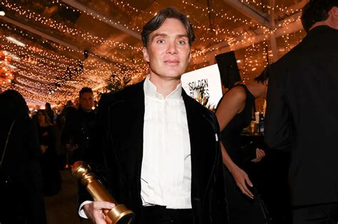 Cillian Murphy Golden Globes Acceptance Speech & Red Carpet Memes | The Mary Sue