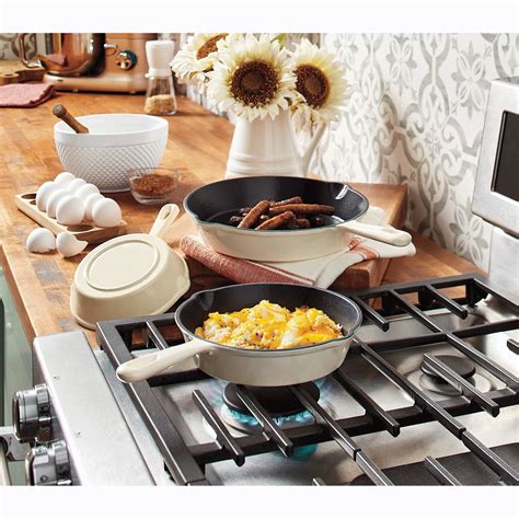 3-Piece Enameled Cast Iron Skillet Set | Montgomery Ward