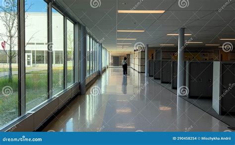 Bright Hallway. Lockers for Students at College or University Stock ...