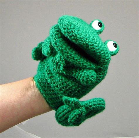 Crochet pattern: make a Frog Hand Puppet / Glove puppet