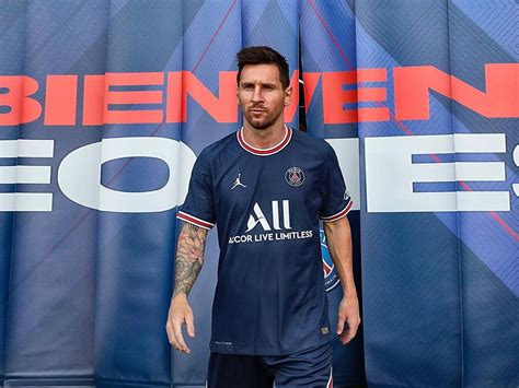 Lionel Messi PSG - SiuyenElice