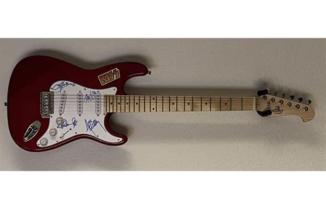 KISS band signed guitar | Live and Online Auctions on HiBid.com