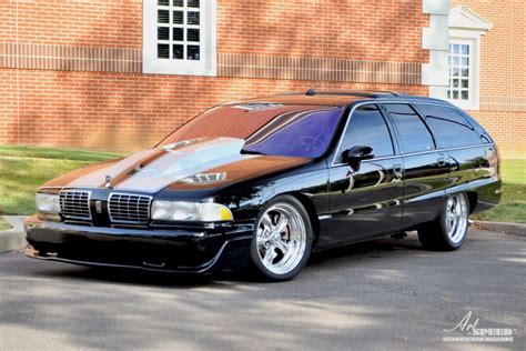 Pick of The Day: Oldsmobile Custom Cruiser : ebeasts.com