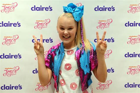 NickALive!: JoJo Bows Star JoJo Siwa Sends Fans Into A Frenzy At The Intu Manchester Trafford Centre