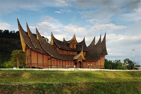 The Grace of Rumah Gadang, Minangkabau