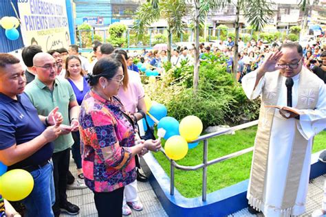 Mandaluyong vice mayor inaugurates hospital's waiting area