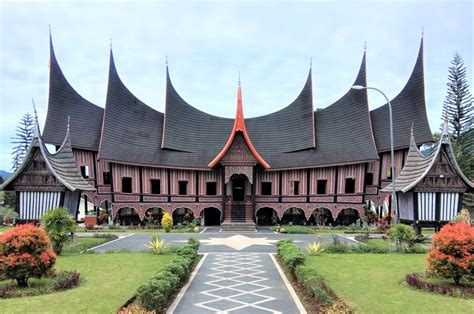 Rumah Adat Minangkabau [100% Lengkap] Gambar dan Penjelasan