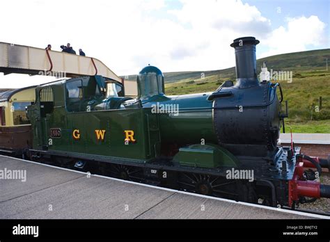 GWR 1400 tank class 0-4-2T steam locomotive No 1450 Stock Photo - Alamy