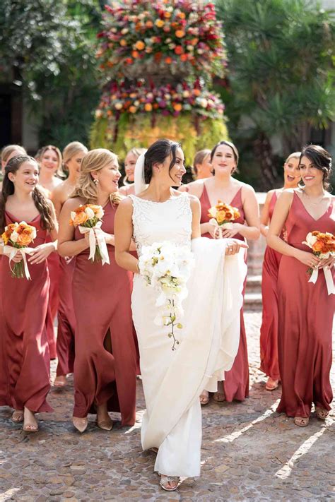 How to Plan a Red-Themed Wedding