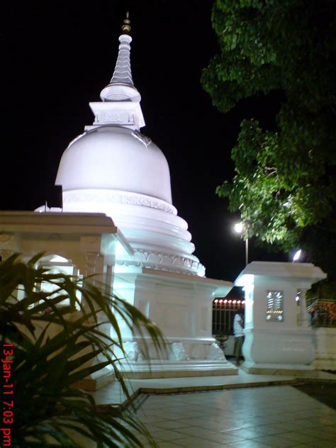 my camera album: Matara Bodiya (matara temple ) @ night