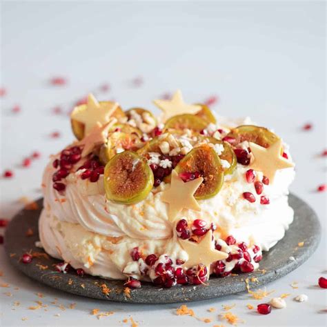 tesco_christmas_Dessert_recipes_fig_cardomom_pavlova - Alphafoodie