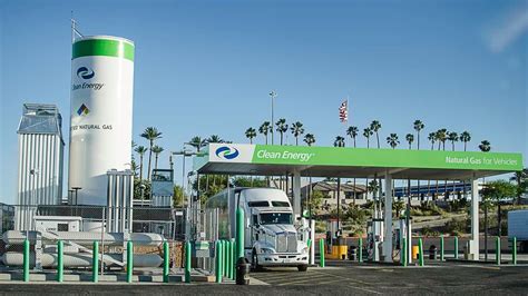 What electric vehicle adopters can learn from natural gas fleets - FreightWaves