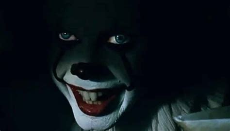 The Terrifying Reason Bill Skarsgård's Pennywise Has Crossed Eyes in 'IT'