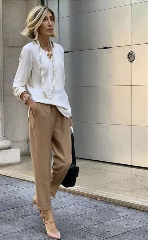 Casual Chic Outfits For Women Over 60: 2023 Fashion Trends, 56% OFF