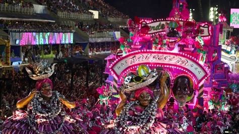 Rio's dazzling Carnival parade back after 2-year pandemic hiatus | See pics | Hindustan Times