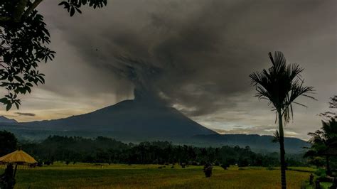 Gunung Agung di Bali dan Sejarah Erupsi Gunung Agung Di Bali