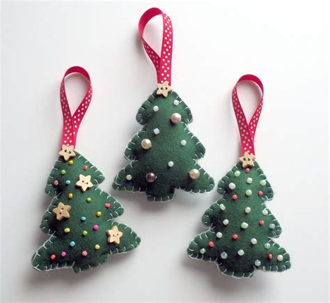 31 DIY Felt Christmas Ornaments - Ak Pal Kitchen