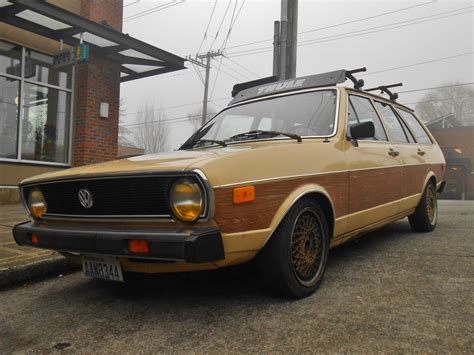 Seattle's Parked Cars: 1976 VW Dasher Wagon