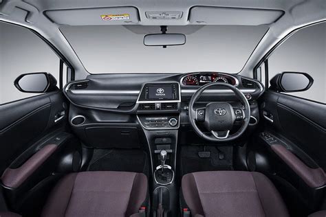 Toyota Sienta Images - Check Interior & Exterior Photos | OtO