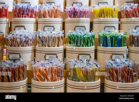 Olde fashioned candy sticks hi-res stock photography and images - Alamy