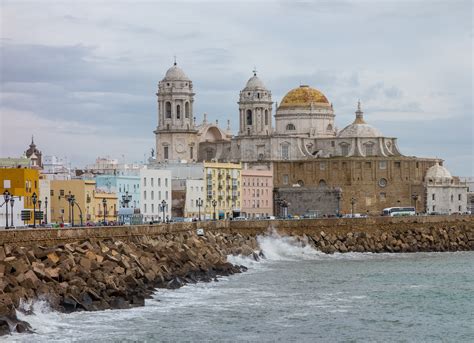 File:Cadiz Quay and Cathedral.jpg - Wikimedia Commons