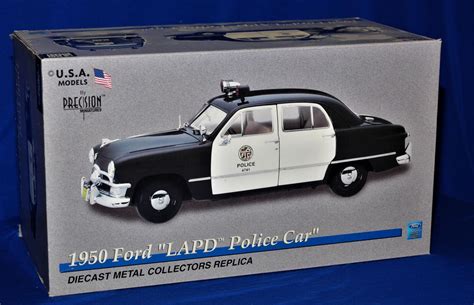 1:18 Scale 1950 Ford Police Car