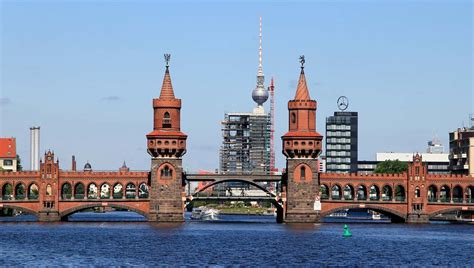 Oberbaum Bridge, Berlin Attractions, Germany - GoVisity.com