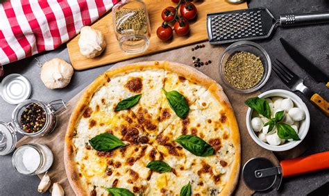 Pizza Quattro Formaggi Free Stock Photo | picjumbo