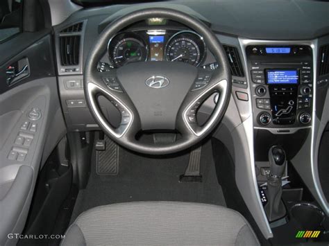 Gray Interior 2012 Hyundai Sonata Hybrid Photo #60028475 | GTCarLot.com