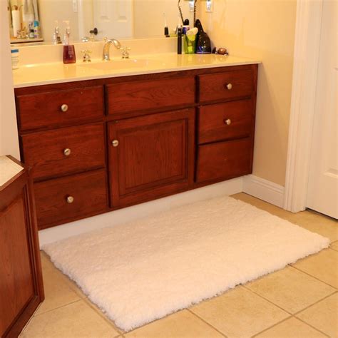 Best Large Bathroom Rugs in 2019 Reviews - Buyer's Guide