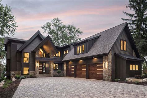 Rustic contemporary lake house with privileged views of Lake Minnetonka