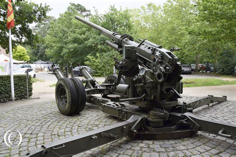 90mm M1A1 Heavy Anti-Aircraft Gun – the American answer to the German 8.8cm FlaK 18 | LandmarkScout