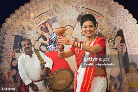 3,136 Durga Puja Dance Stock Photos, High-Res Pictures, and Images - Getty Images