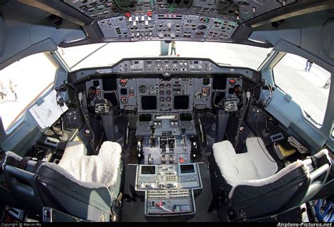 √ Interior Cockpit Airbus Beluga - Popular Century