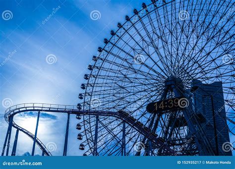 Minato Mirai of the Ferris Wheel and Cosmo Clock Sunset Stock Image ...