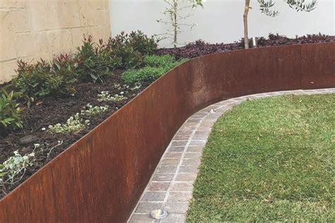 Straightcurve 22"H x 7'L CorTen Rigid Steel Edging Henderson Garden – Henderson Garden Supply