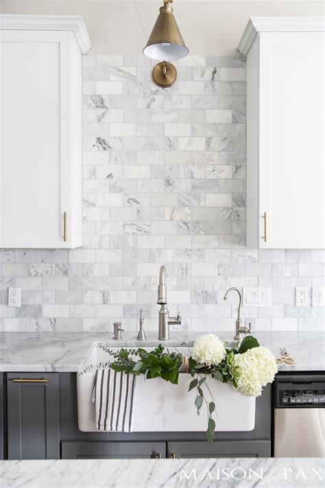 14 White Marble Kitchen Backsplash Ideas You'll Love